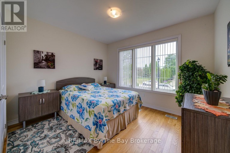 43 FAWNDALE CRESCENT, Wasaga Beach, Ontario, L9Z2N2