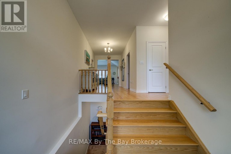 43 FAWNDALE CRESCENT, Wasaga Beach, Ontario, L9Z2N2