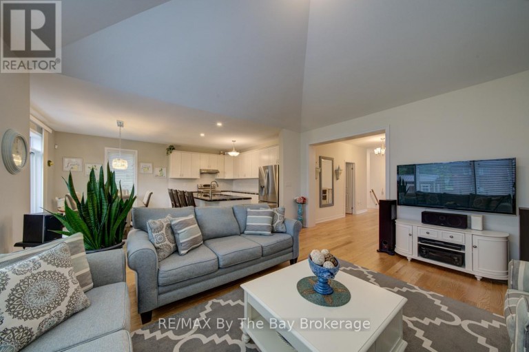 43 FAWNDALE CRESCENT, Wasaga Beach, Ontario, L9Z2N2