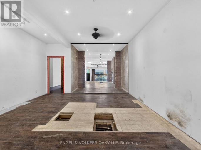 315A LAKESHORE ROAD E, Oakville (OO Old Oakville), Ontario, L6J1J3