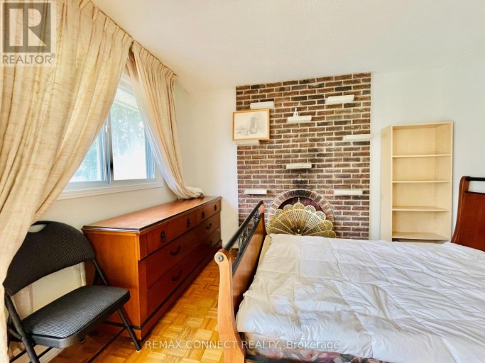 GROUND FLOOR STUDIO - 99 BUSHMILLS SQUARE, Toronto (Agincourt North), Ontario, M1V1K5
