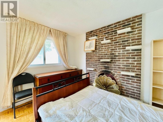 GROUND FLOOR STUDIO - 99 BUSHMILLS SQUARE, Toronto (Agincourt North), Ontario, M1V1K5