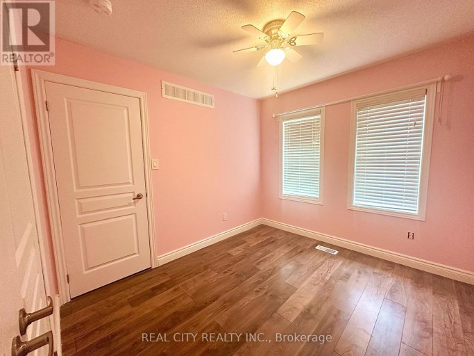 8 BEECHENER STREET, Georgina (Sutton & Jackson's Point), Ontario, L0E1R0