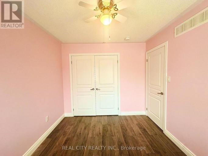 8 BEECHENER STREET, Georgina (Sutton & Jackson's Point), Ontario, L0E1R0
