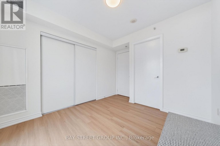 2009 - 5740 YONGE STREET, Toronto (Newtonbrook West), Ontario, M2M3T3