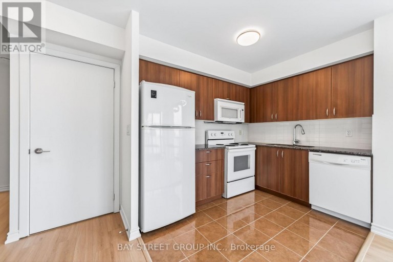 2009 - 5740 YONGE STREET, Toronto (Newtonbrook West), Ontario, M2M3T3