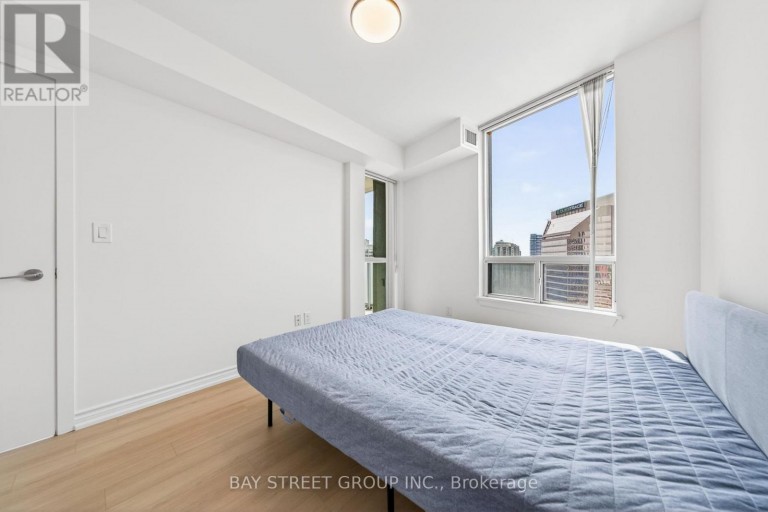 2009 - 5740 YONGE STREET, Toronto (Newtonbrook West), Ontario, M2M3T3