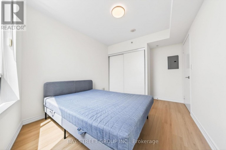 2009 - 5740 YONGE STREET, Toronto (Newtonbrook West), Ontario, M2M3T3