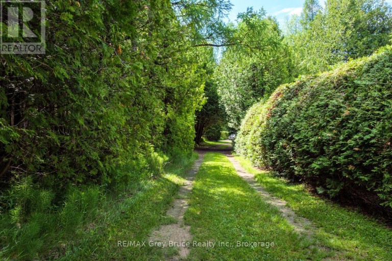 11 ELDRIDGE AVENUE, South Bruce Peninsula, Ontario, N0H2G0