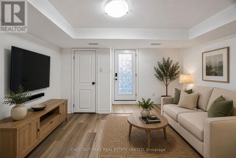 LOWER - 2823 ST CLAIR AVENUE E, Toronto (O'Connor-Parkview), Ontario, M4B1N3
