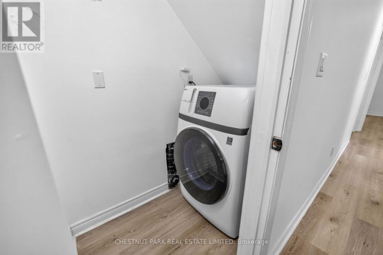 LOWER - 2823 ST CLAIR AVENUE E, Toronto (O'Connor-Parkview), Ontario, M4B1N3