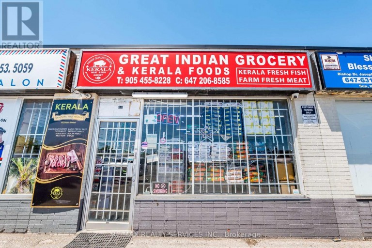 44 DEAN STREET, Brampton (Brampton East), Ontario, L6W1M6