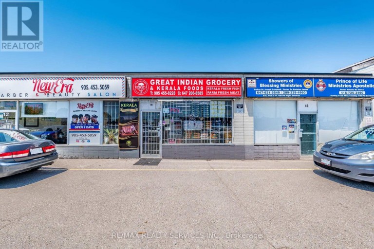 44 DEAN STREET, Brampton (Brampton East), Ontario, L6W1M6