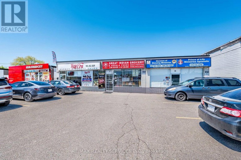 44 DEAN STREET, Brampton (Brampton East), Ontario, L6W1M6