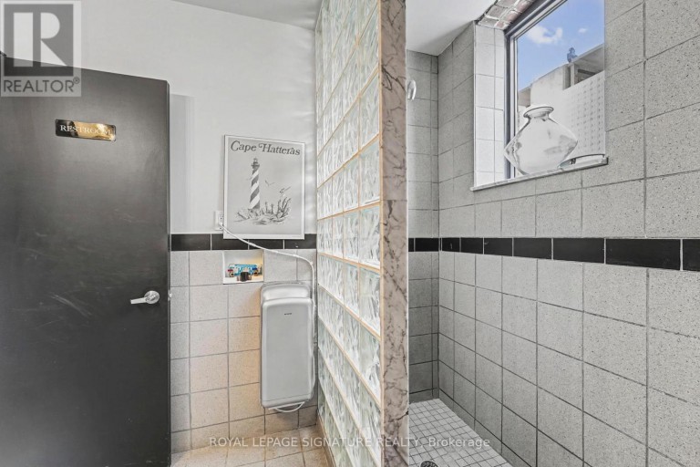 OFFICE D - 259 DANFORTH AVENUE, Toronto (North Riverdale), Ontario, M4K2X4