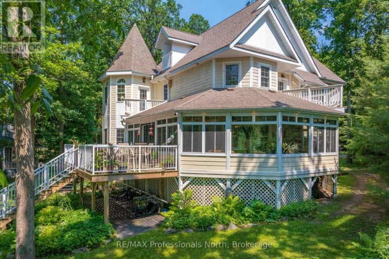 22 KNOWLES CRESCENT E, Seguin, Ontario, P0C1J0