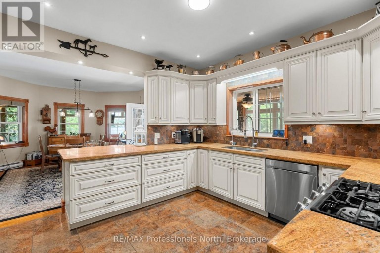 22 KNOWLES CRESCENT E, Seguin, Ontario, P0C1J0