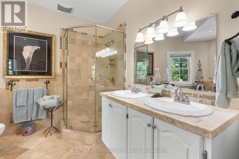 22 KNOWLES CRESCENT E, Seguin, Ontario, P0C1J0
