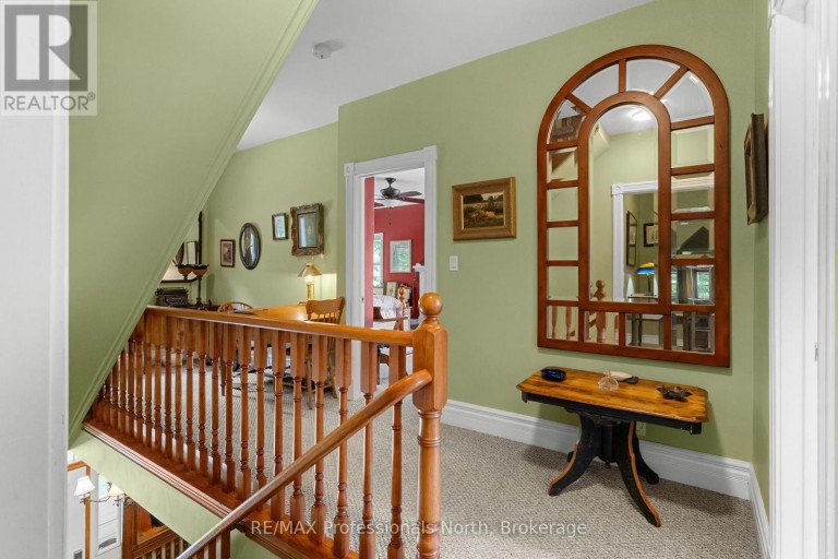 22 KNOWLES CRESCENT E, Seguin, Ontario, P0C1J0