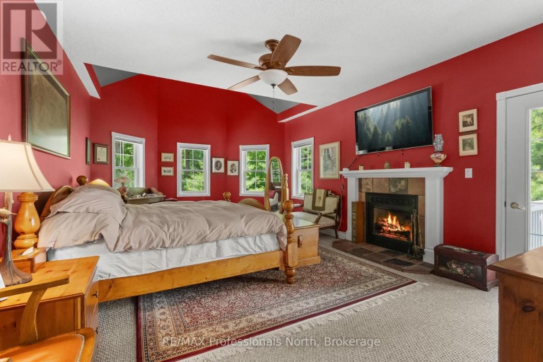 22 KNOWLES CRESCENT E, Seguin, Ontario, P0C1J0