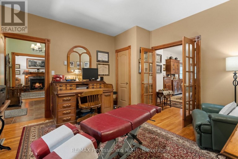 22 KNOWLES CRESCENT E, Seguin, Ontario, P0C1J0