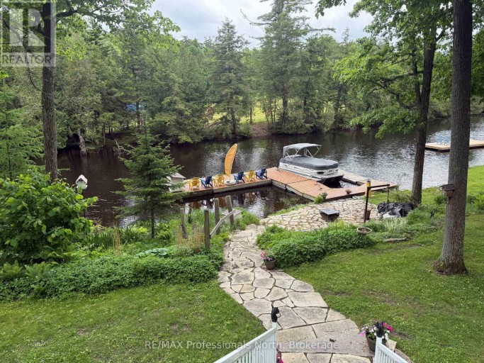 22 KNOWLES CRESCENT E, Seguin, Ontario, P0C1J0