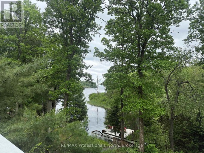 22 KNOWLES CRESCENT E, Seguin, Ontario, P0C1J0