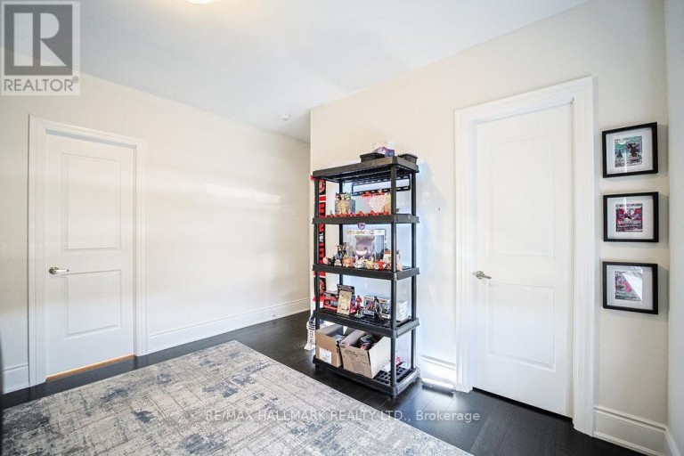 25 KENTLEDGE AVENUE, East Gwillimbury (Holland Landing), Ontario, L9N0W3