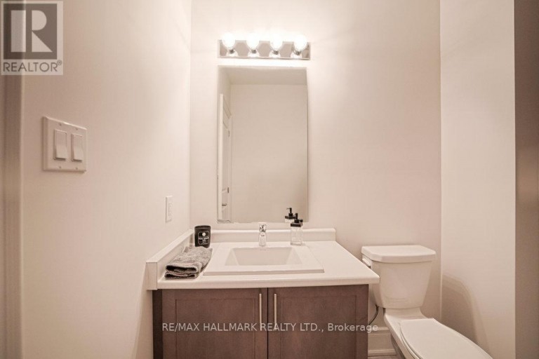 25 KENTLEDGE AVENUE, East Gwillimbury (Holland Landing), Ontario, L9N0W3