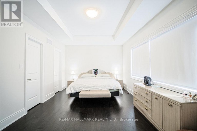 25 KENTLEDGE AVENUE, East Gwillimbury (Holland Landing), Ontario, L9N0W3