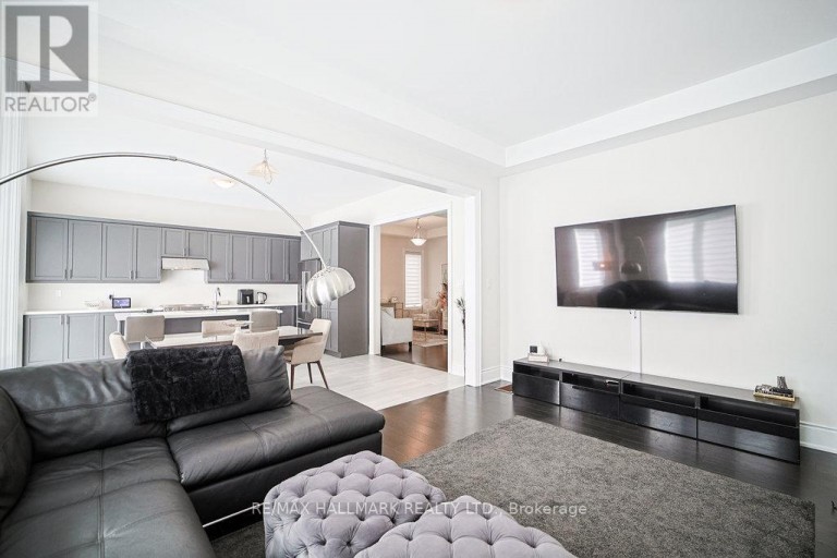 25 KENTLEDGE AVENUE, East Gwillimbury (Holland Landing), Ontario, L9N0W3