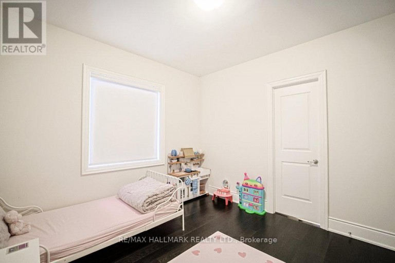 25 KENTLEDGE AVENUE, East Gwillimbury (Holland Landing), Ontario, L9N0W3
