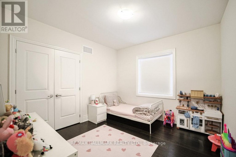 25 KENTLEDGE AVENUE, East Gwillimbury (Holland Landing), Ontario, L9N0W3