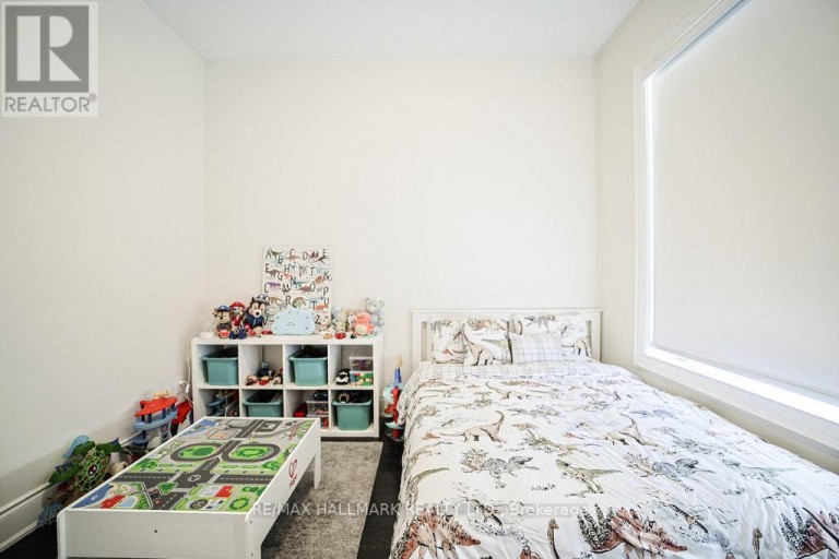 25 KENTLEDGE AVENUE, East Gwillimbury (Holland Landing), Ontario, L9N0W3