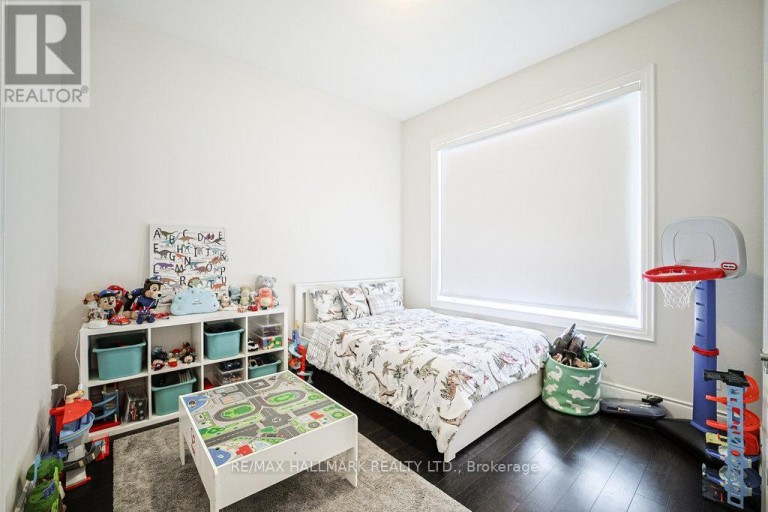 25 KENTLEDGE AVENUE, East Gwillimbury (Holland Landing), Ontario, L9N0W3