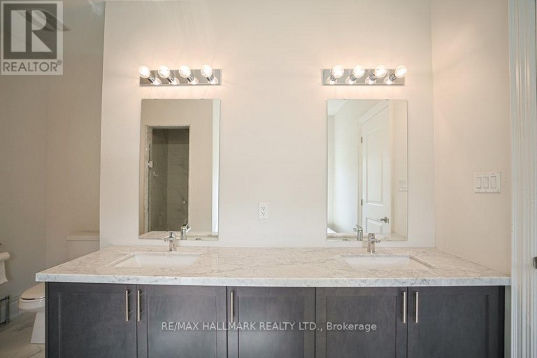 25 KENTLEDGE AVENUE, East Gwillimbury (Holland Landing), Ontario, L9N0W3