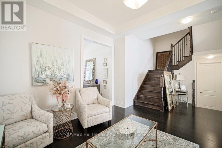 25 KENTLEDGE AVENUE, East Gwillimbury (Holland Landing), Ontario, L9N0W3