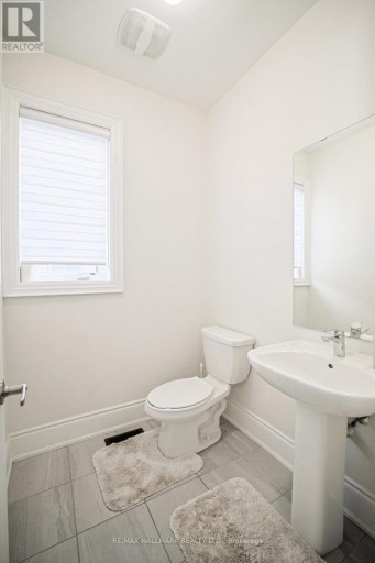 25 KENTLEDGE AVENUE, East Gwillimbury (Holland Landing), Ontario, L9N0W3