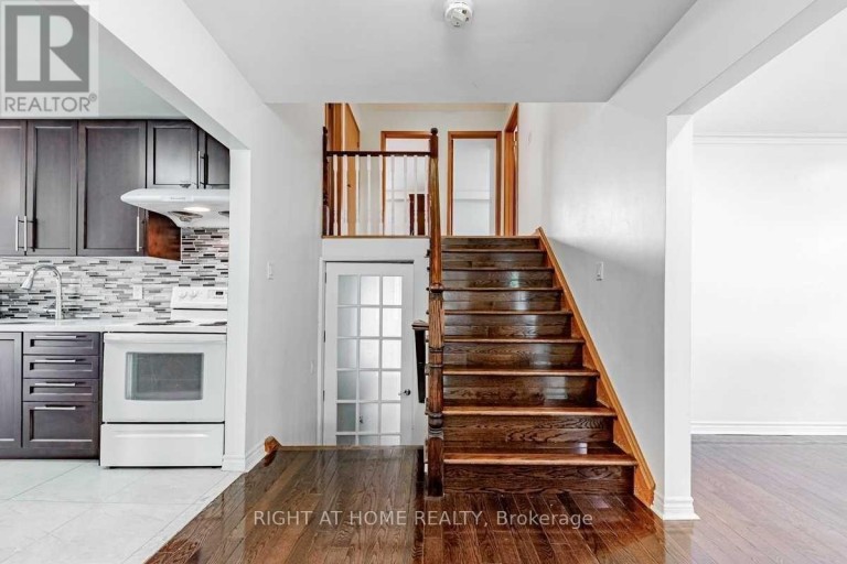 9 CHALET (UPPER) ROAD, Toronto (Pleasant View), Ontario, M2J3V4