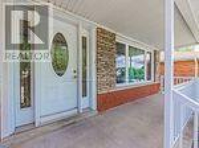 9 CHALET (UPPER) ROAD, Toronto (Pleasant View), Ontario, M2J3V4