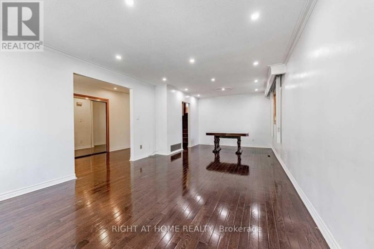 9 CHALET (UPPER) ROAD, Toronto (Pleasant View), Ontario, M2J3V4
