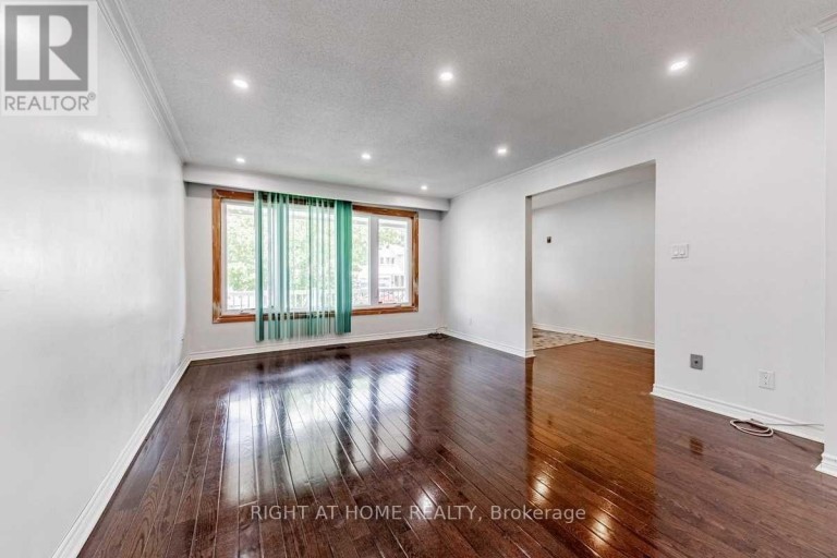 9 CHALET (UPPER) ROAD, Toronto (Pleasant View), Ontario, M2J3V4