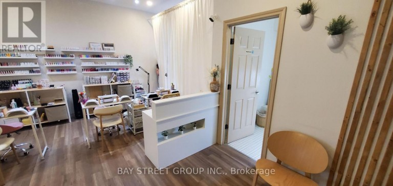 SECOND FLOOR - 4893 YONGE STREET, Toronto (Willowdale East), Ontario, M2N5N4