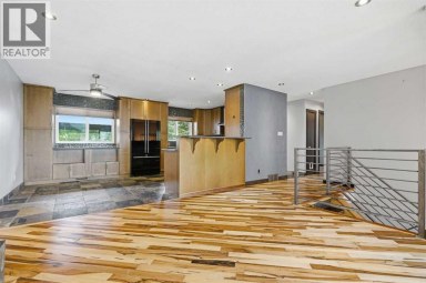316 Canniff Place SW Calgary Alberta photo 12