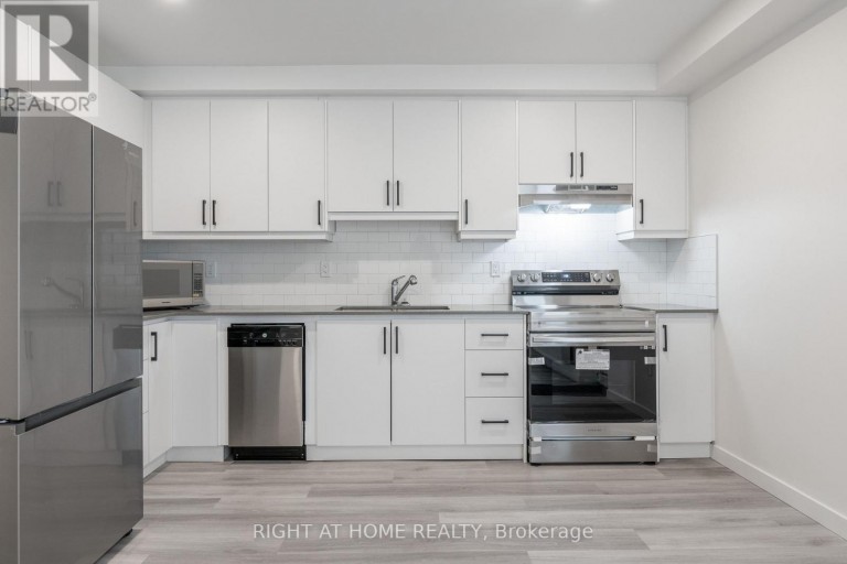 13 - 1738 WILSON AVENUE, Toronto (Downsview-Roding-CFB), Ontario, M3L1A5