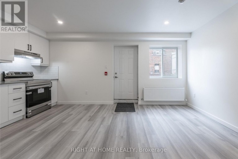 13 - 1738 WILSON AVENUE, Toronto (Downsview-Roding-CFB), Ontario, M3L1A5