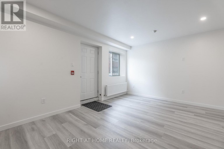 13 - 1738 WILSON AVENUE, Toronto (Downsview-Roding-CFB), Ontario, M3L1A5