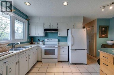 6140 Dalmarnock Crescent NW Calgary Alberta photo 11