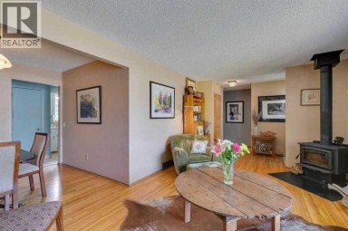 6140 Dalmarnock Crescent NW Calgary Alberta photo 8