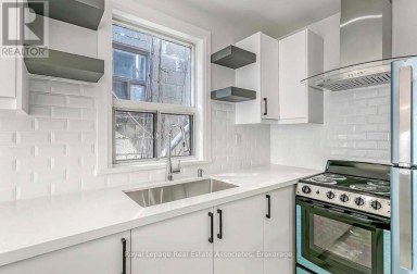 2 - 237 LAKESHORE ROAD E Mississauga (Port Credit) Ontario photo 6